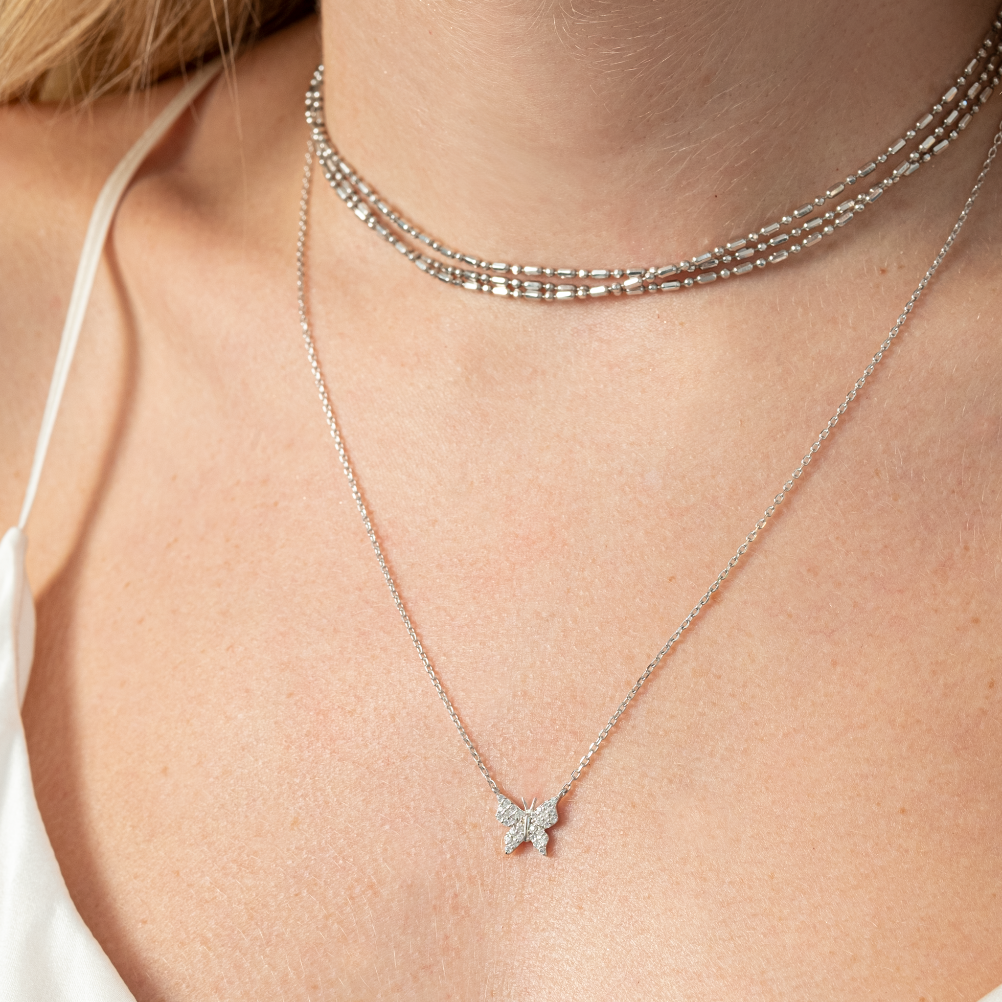 TRIPLE BEADED CHAIN CHOKER